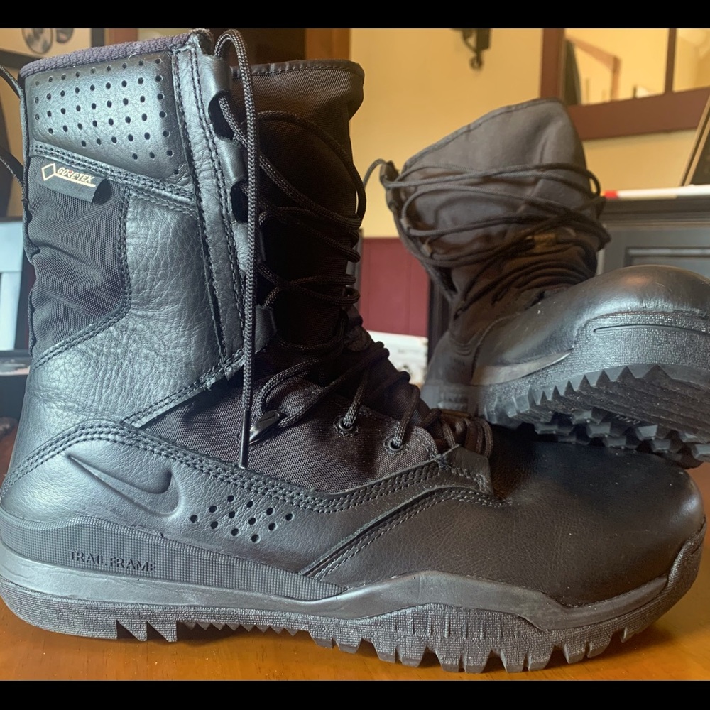 Nike SFB Field 2 8” Boot Size 11
